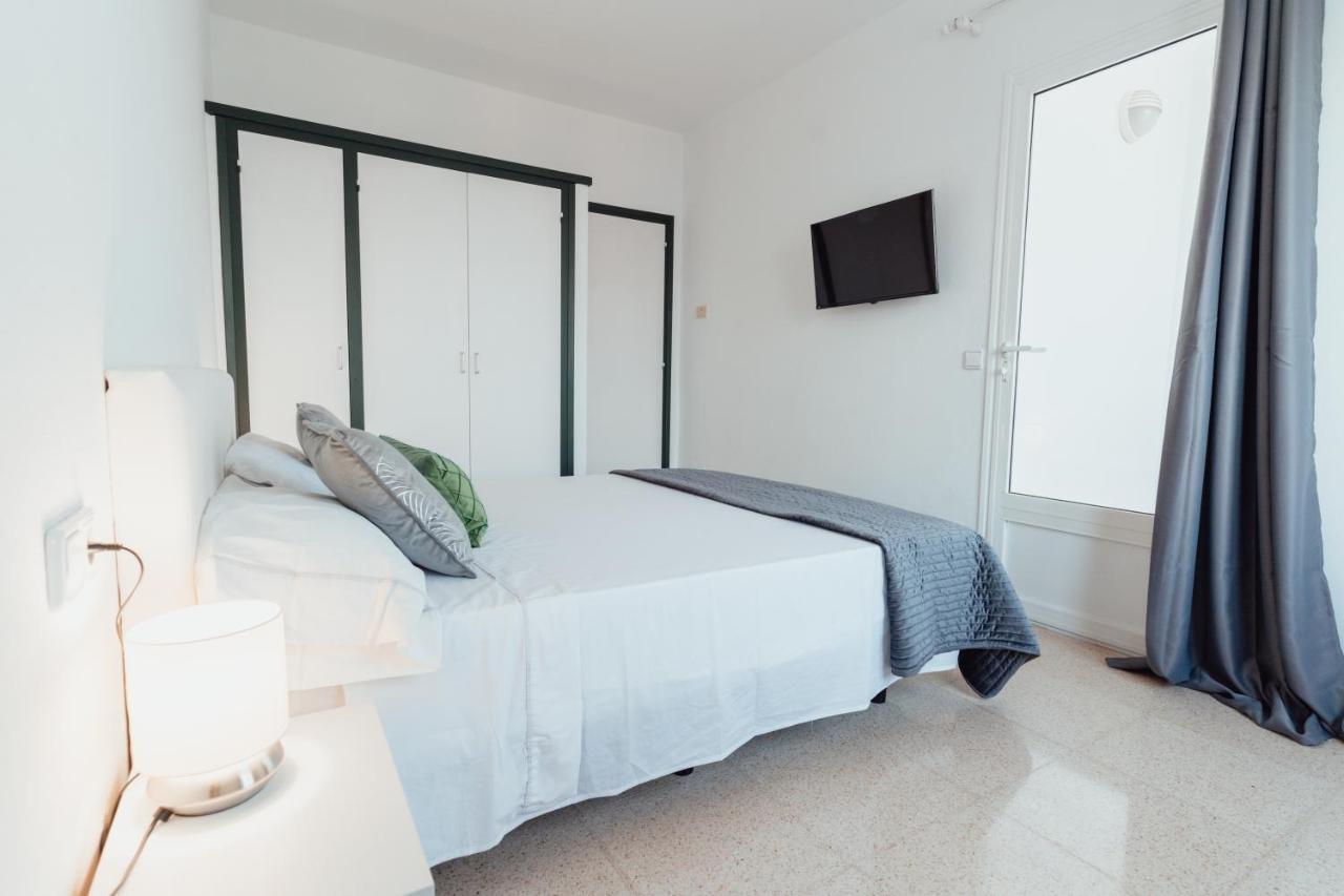 Hostal Noray Punta Prima  Buitenkant foto